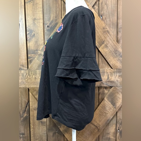 EUC Amaryllis Black Ruffle Sleeve Floral Embroidered Top Sz L - Picture 14 of 16